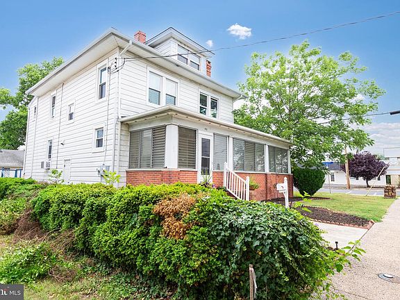 2nd image of 416 Maryland Ave