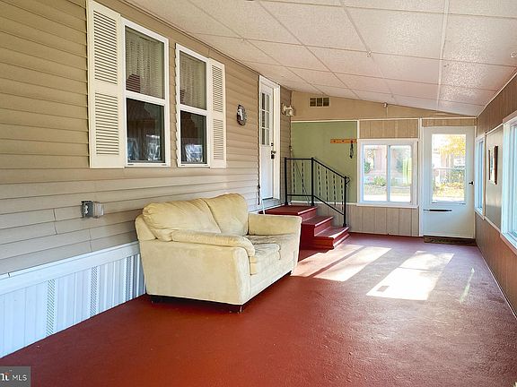 4th image of 58 Colonial Ln #3905