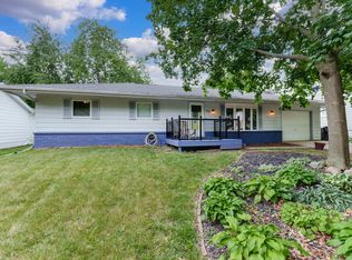 1207 Gettysburg Dr, Bloomington, IL 61704