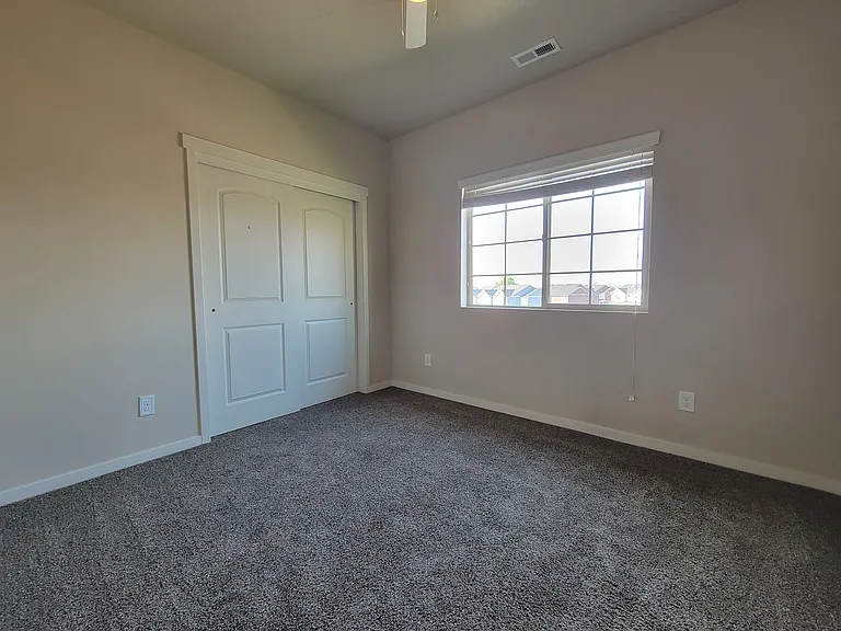 223 E Jordan Ridge Blvd #109 — Photo 17