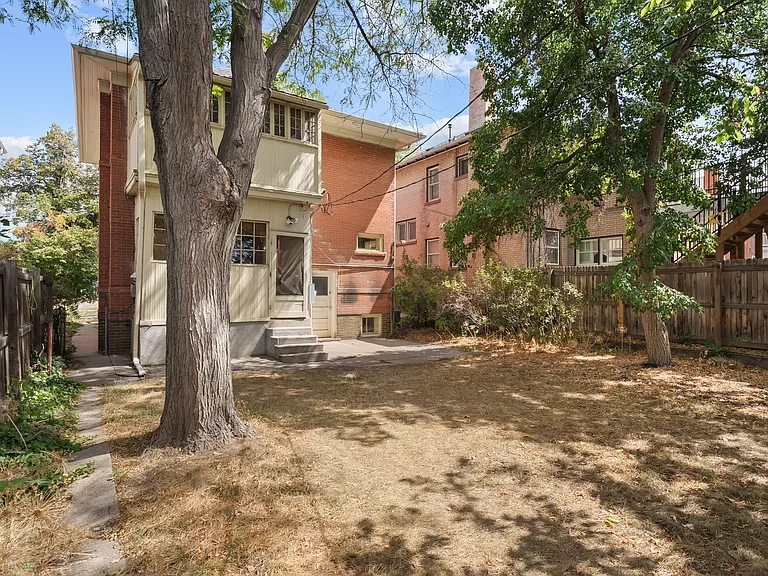 127 S Pearl St — Photo 49