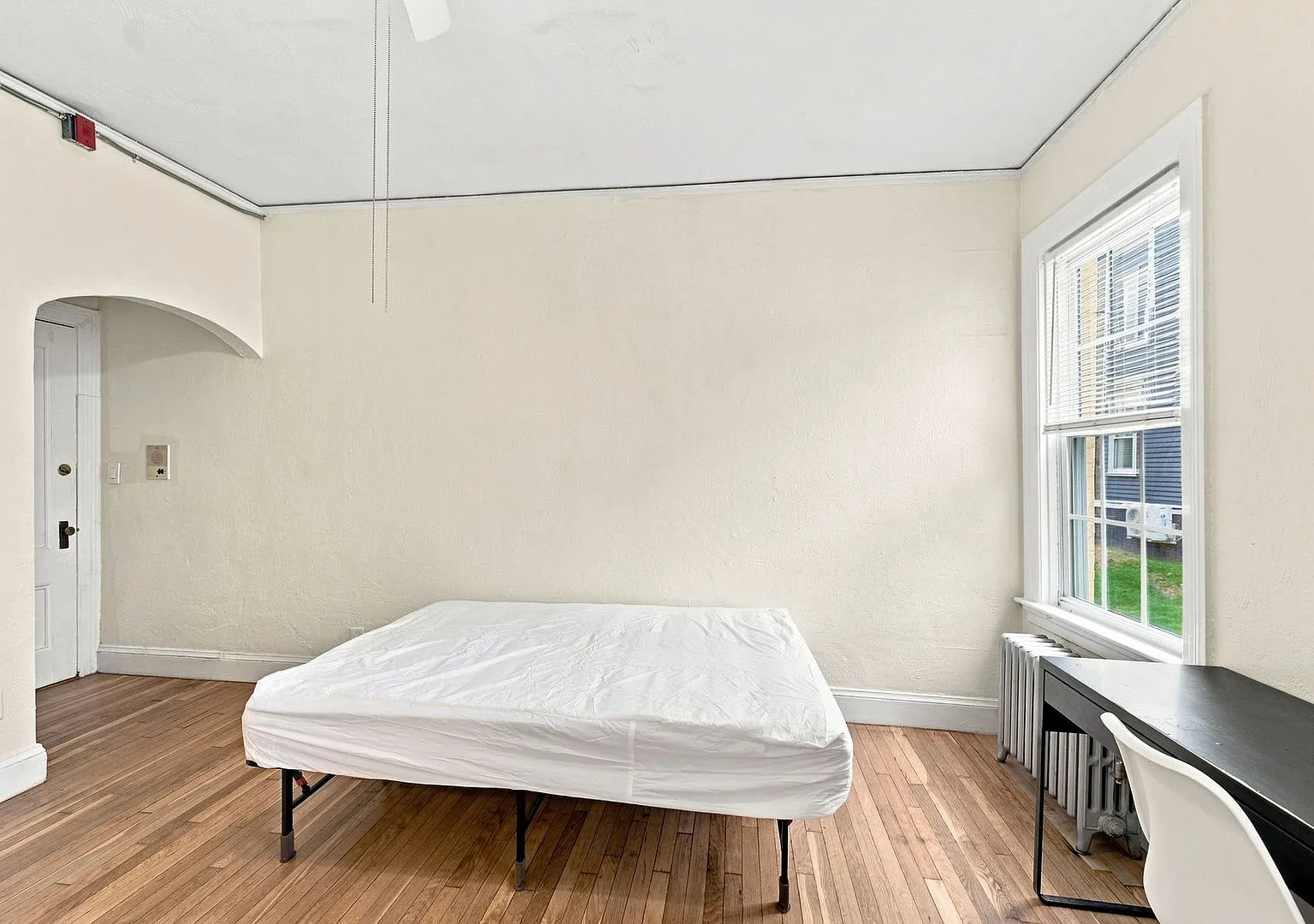 186 Waterman St — Photo 3