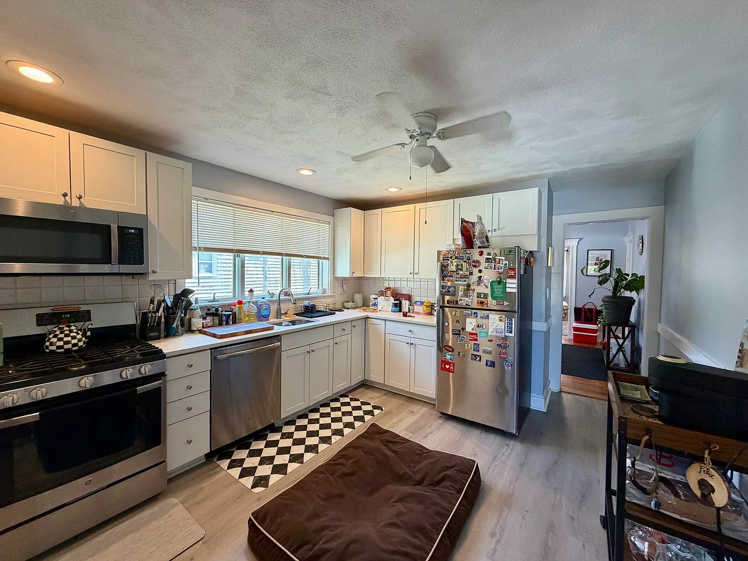 2 bed, 9999 sqft, $2,950 — Photo 3