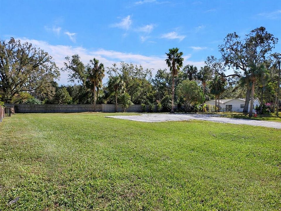 1st image of 4205 N MANHATTAN AVENUE LOT 10