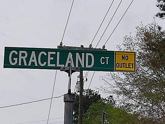 2nd image of 153 Graceland Ct