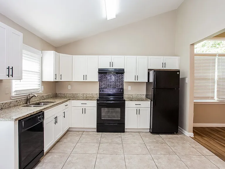 5401 Venado St — Photo 7