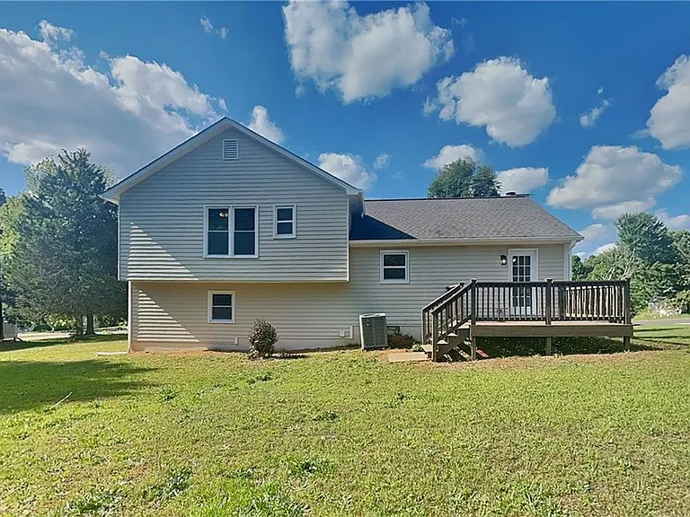 59 Wendy Way — Photo 17