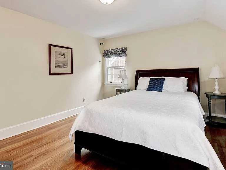 4929 Macarthur Blvd NW — Photo 9