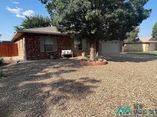 2008 W Bullock Ave, Artesia, NM 88210