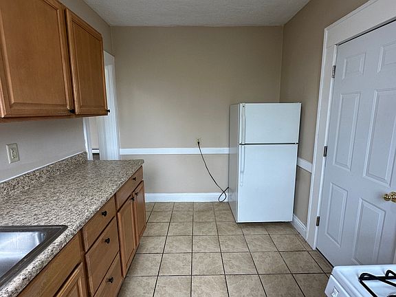 2nd image of 292 Elm St #Aa6