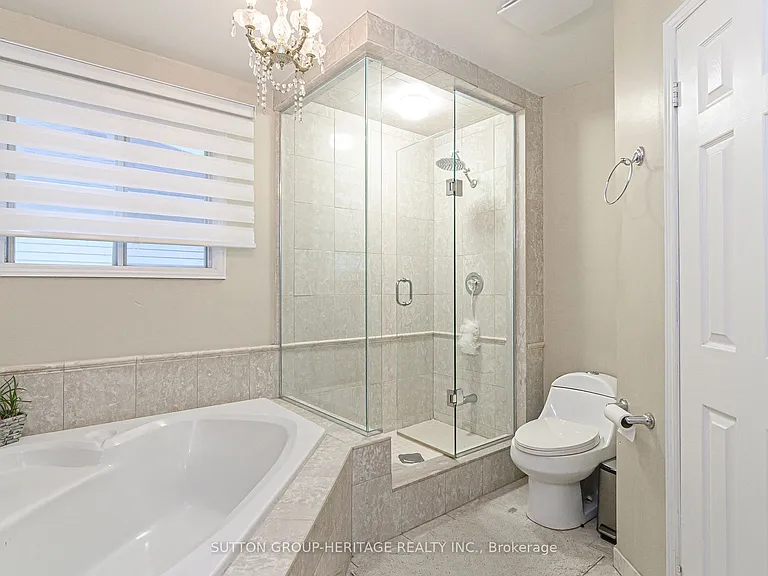 209 Bassett Blvd — Photo 30