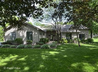 4N969 W Mary Dr, St Charles, IL 60175
