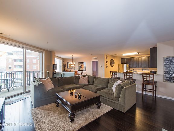 2nd image of 300 Village Cir Unit 312
