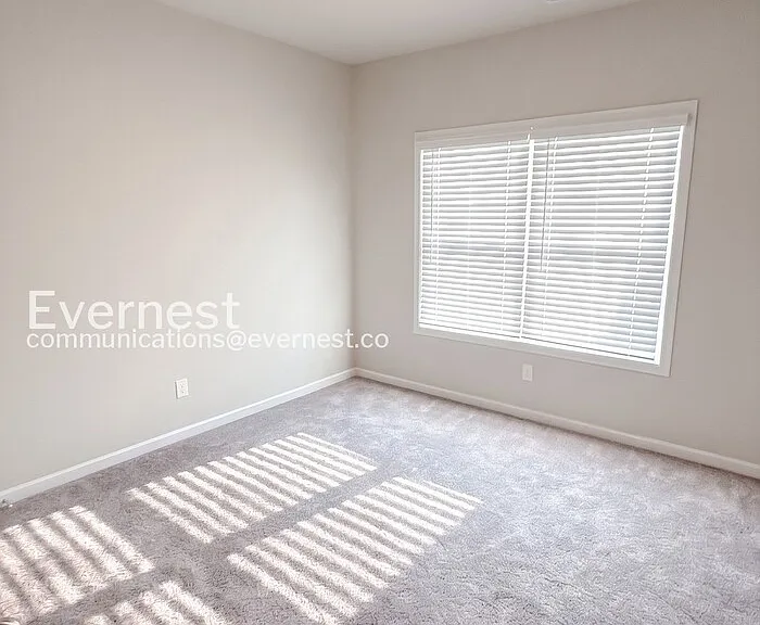 136 Culver St — Photo 10