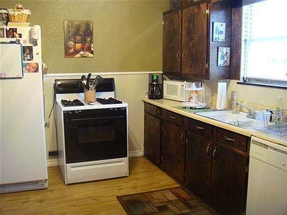 3rd image of 1912 Avenue G