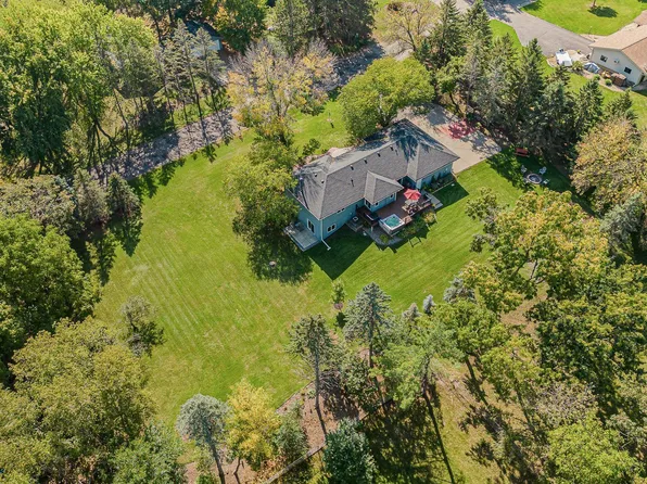 8890 36th St N, Lake Elmo, MN 55042