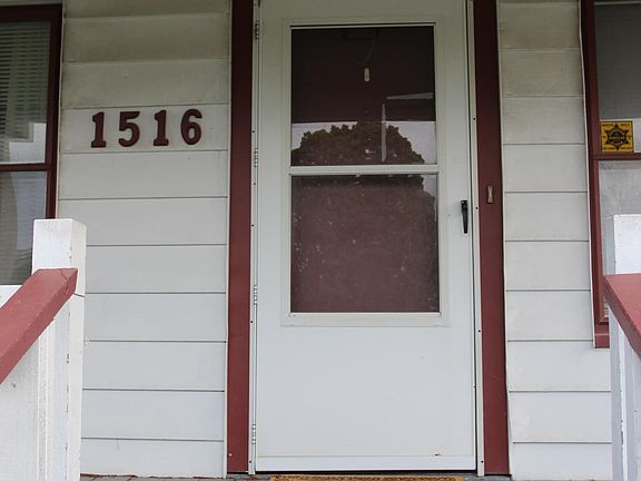 4th image of 1516 Denver Ave
