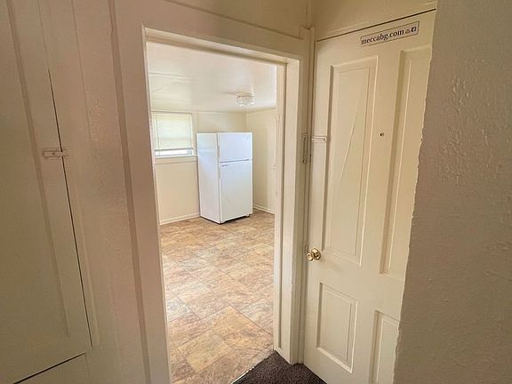 3rd image of 132-134 E Court St #74