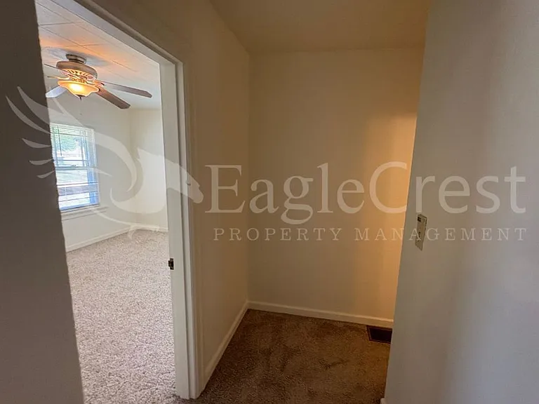 542 E Chestnut St — Photo 20