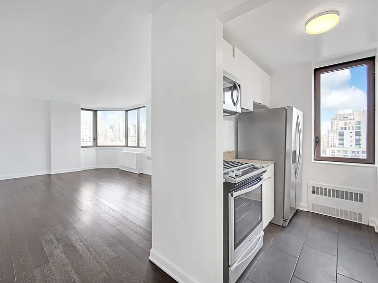 77 W 24th St #24F — Photo 3