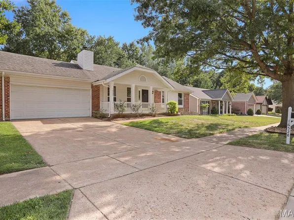 16528 Forest Pine Dr, Ballwin, MO 63011