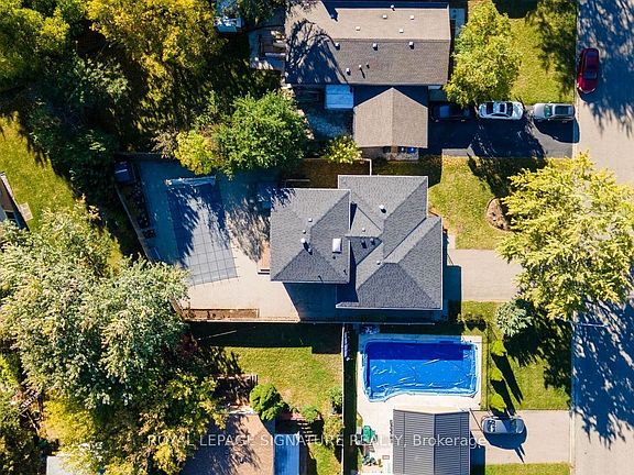3rd image of 72 Cavendish Cres