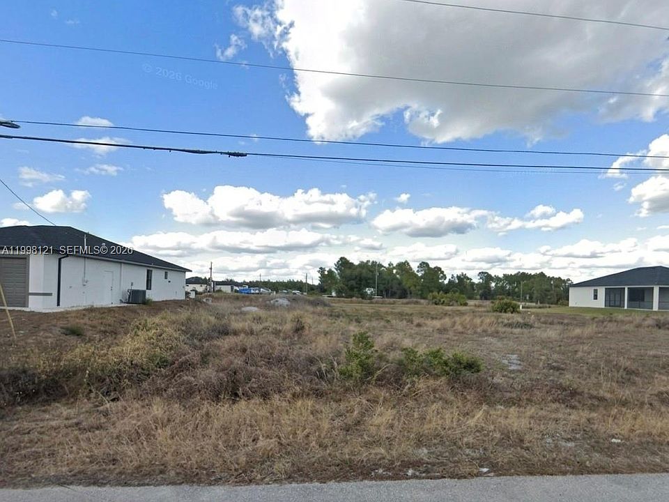 1st image of 547 Trinity St E