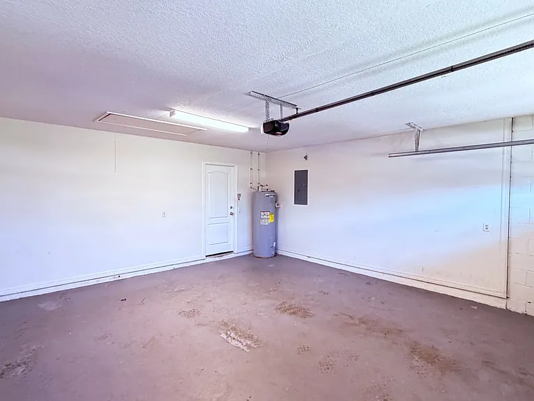 12424 Wilcox Ct — Photo 34
