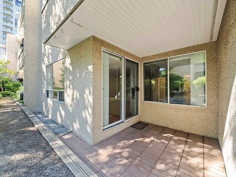 1050 Broughton St — Photo 18