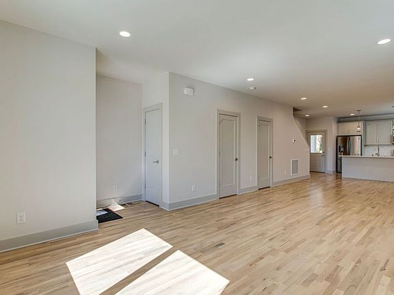 4th image of 209A Prince Ave #A