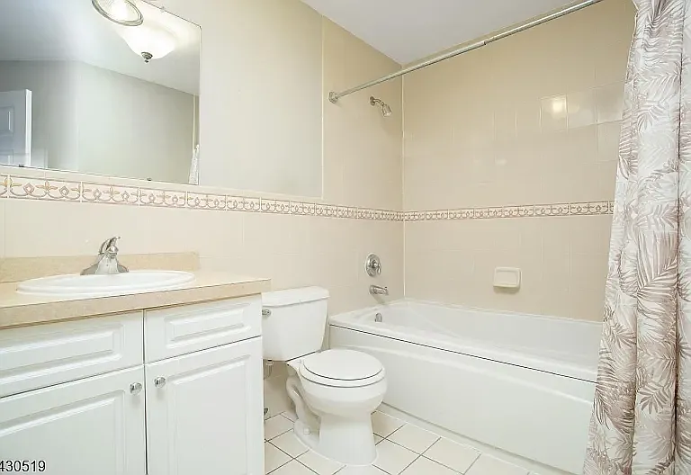 3 bed, 1750 sqft, $3,700 — Photo 2