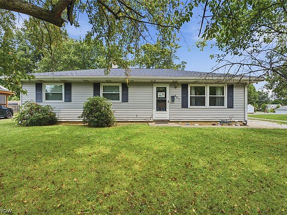 3rd image of 407 Dorwood Dr