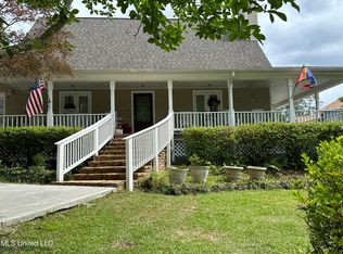 1133 E Lakeshore Dr, Carriere, MS 39426