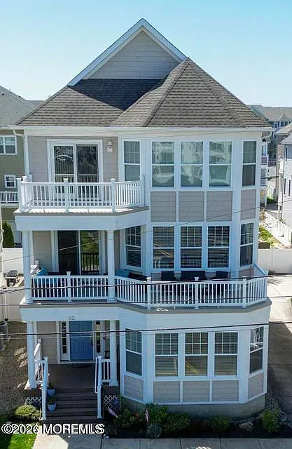 52 Seaview Ave