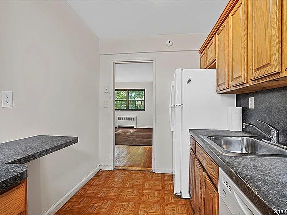 4th image of 90-55 Shore Pkwy #68