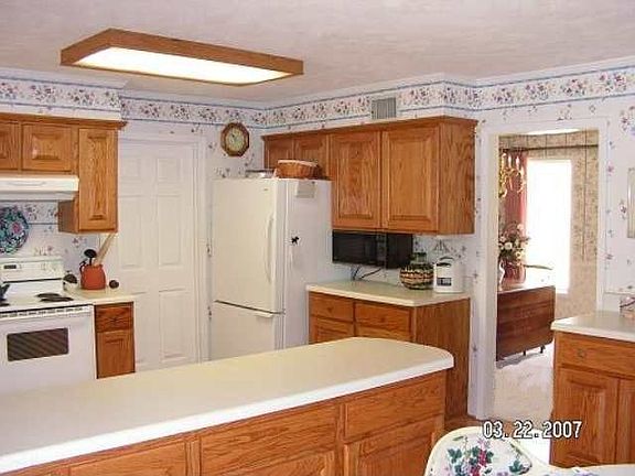 Beautiful, spacious new kitchen