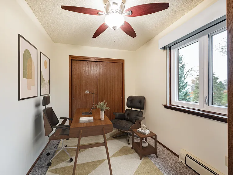 Sun Prairie & Vista Court — Photo 14