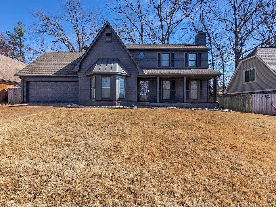 1st image of 2744 Surrey Park Dr
