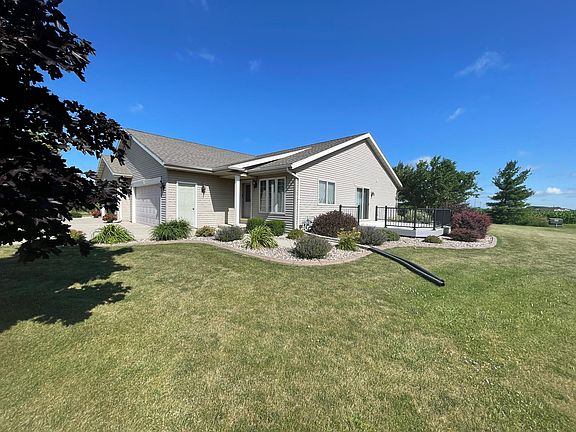 2nd image of W7095 Cobblestone Dr