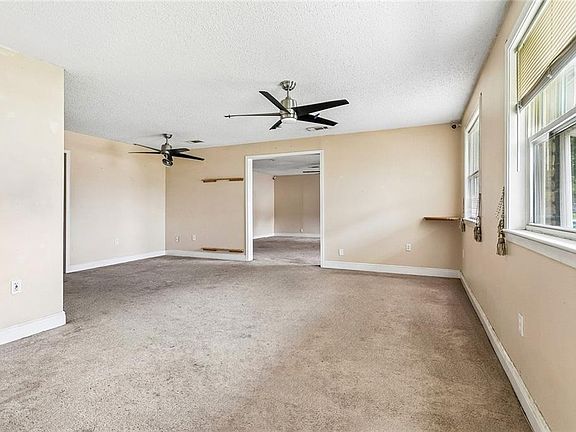 3rd image of 108 Dewald Ln