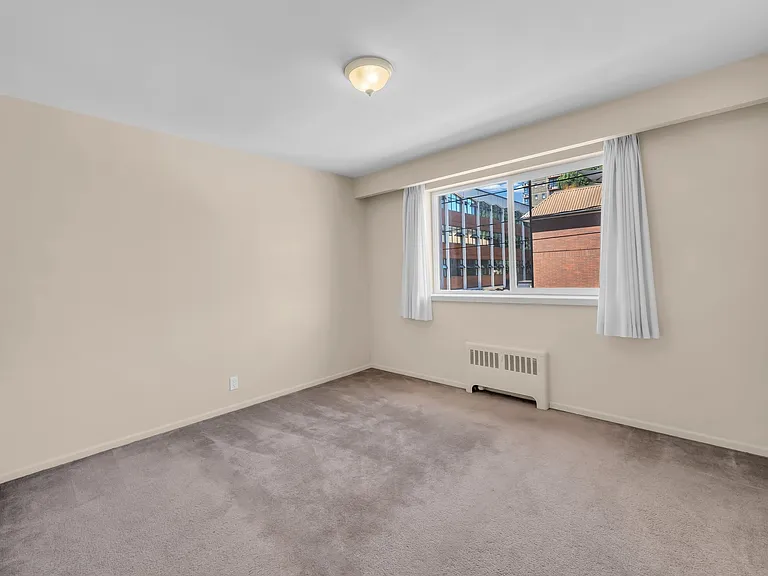 1101 Harwood St — Photo 11