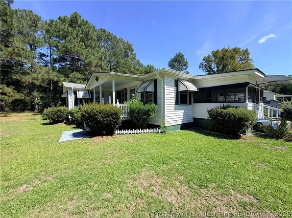 153 Redwood Ln, Raeford, NC 28376