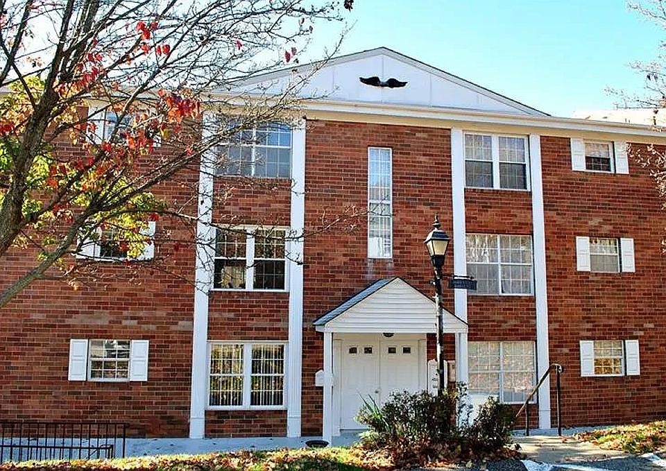 1st image of 3 Hiland Valley Dr APT 304