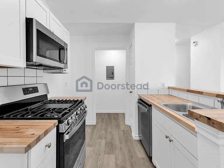 16026 Fitchburg Cir — Photo 8