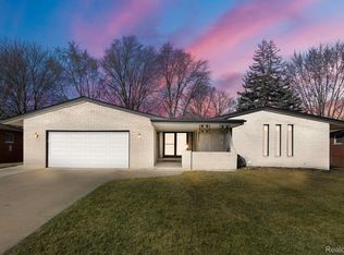 38233 Medville Dr, Sterling Heights, MI 48312