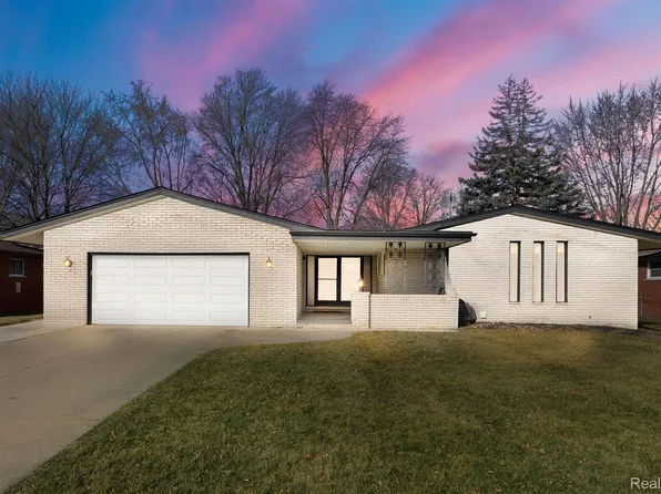 38233 Medville Dr, Sterling Heights, MI 48312