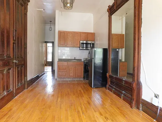 Rented by Compass | media 10