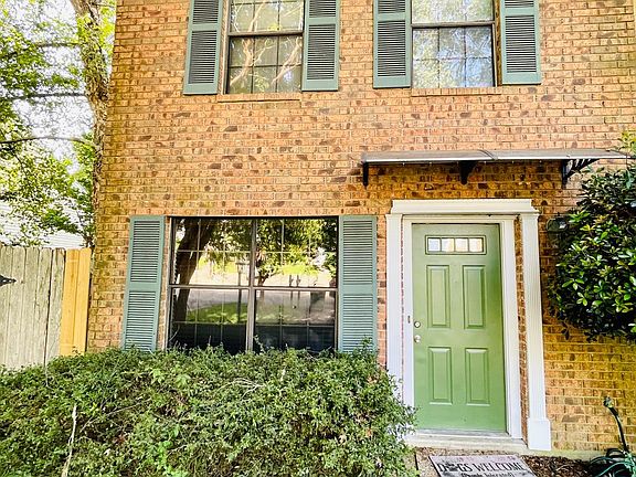 2nd image of 111 Wellington Pl