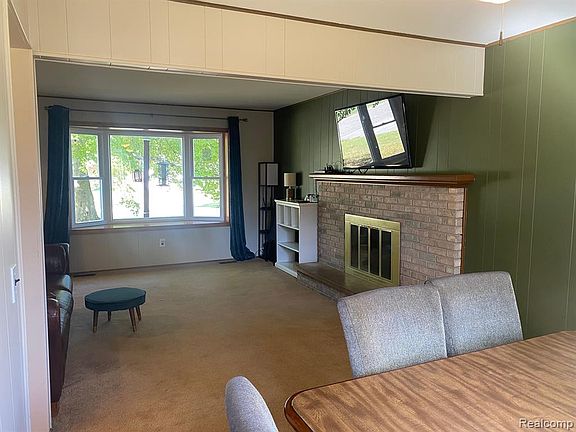 5th image of 7112 Popplewood Dr