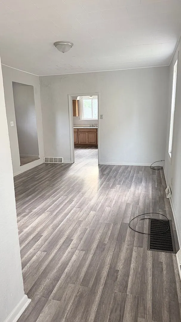 Single Family home Ready now! — Photo 3